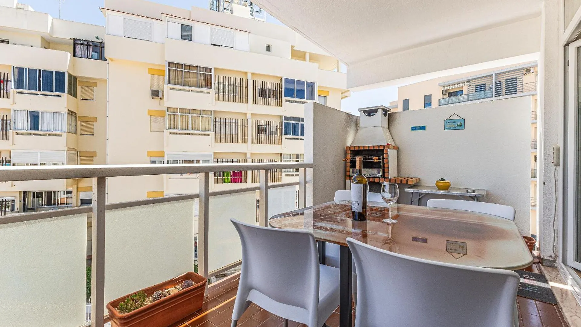 Open Space Armacao de Pera Apartment